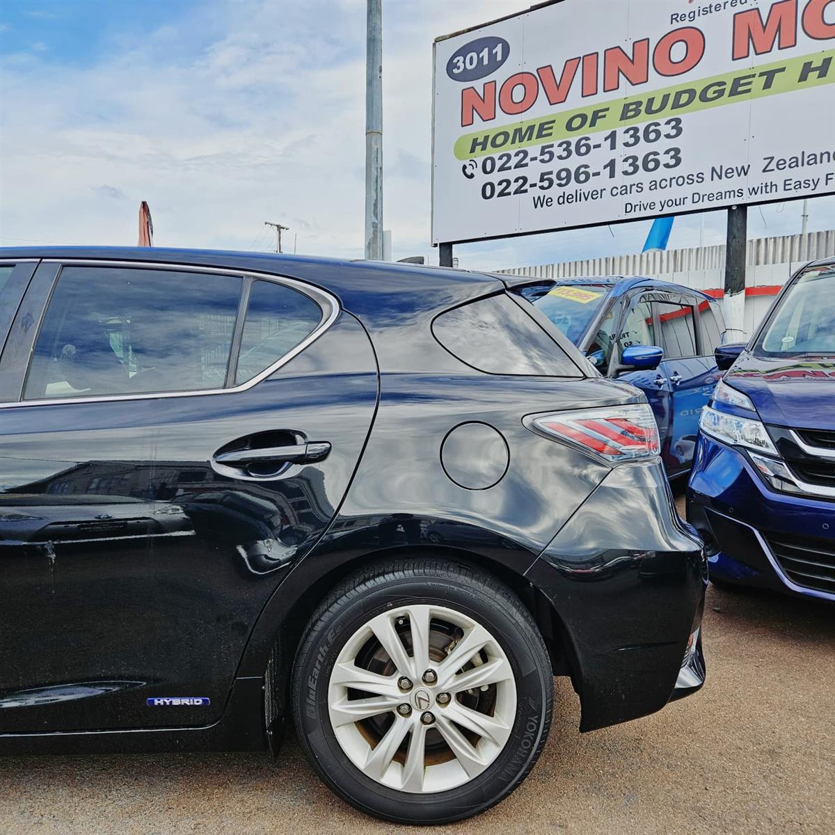 2014 Lexus CT 200h HYBRID Carousel 4