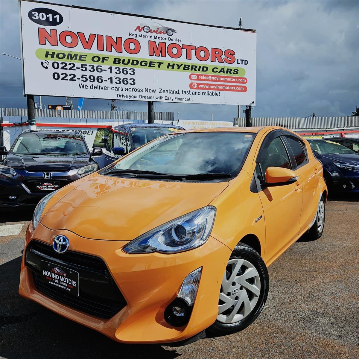 2015 Toyota Aqua HYBRID G SPEC LOW KMS Carousel 2