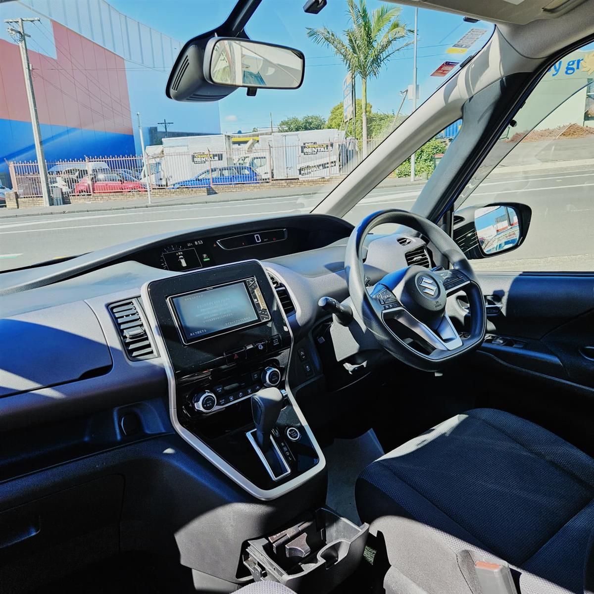 2017 Suzuki Landy 8 Seater van Carousel 8