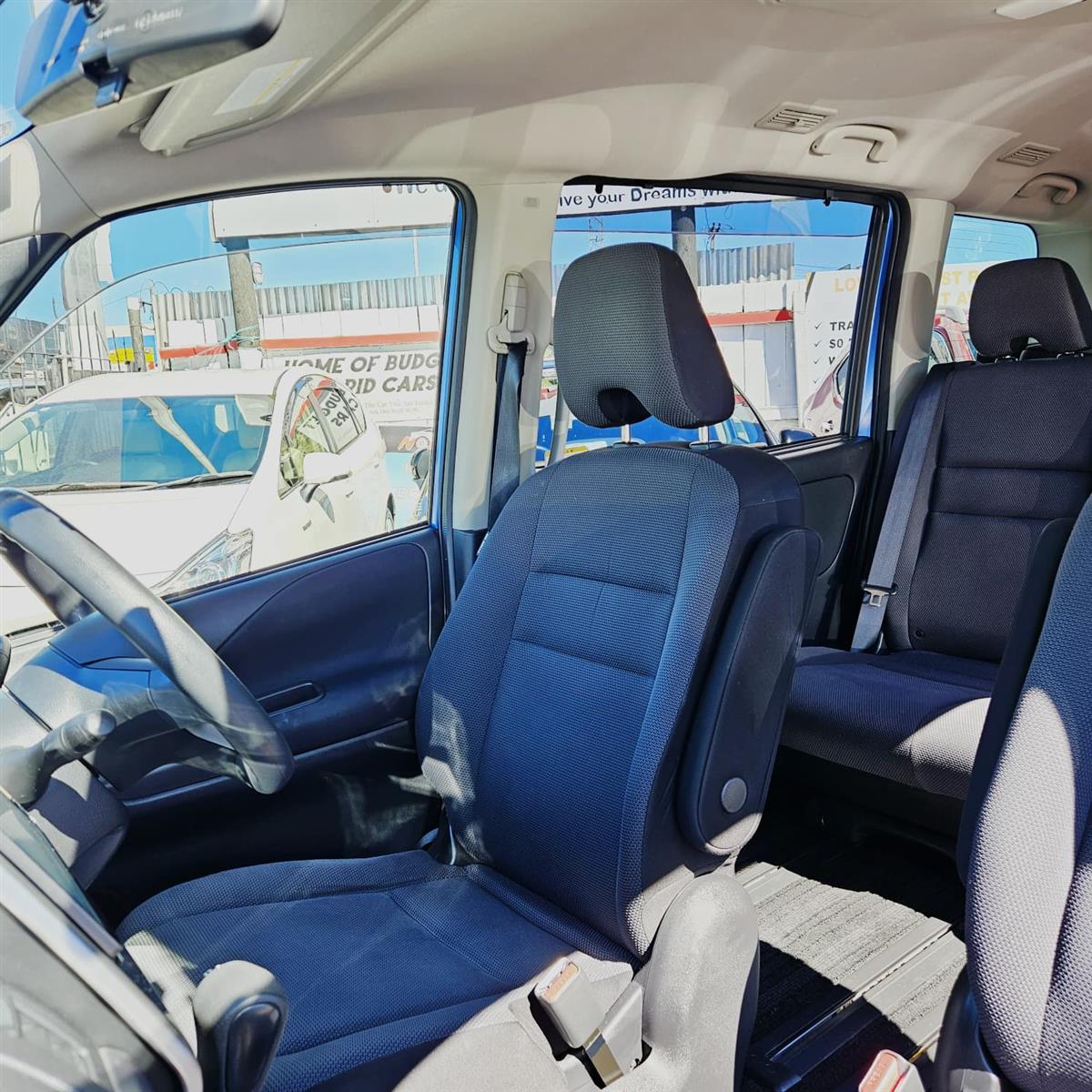 2017 Suzuki Landy 8 Seater van Carousel 9
