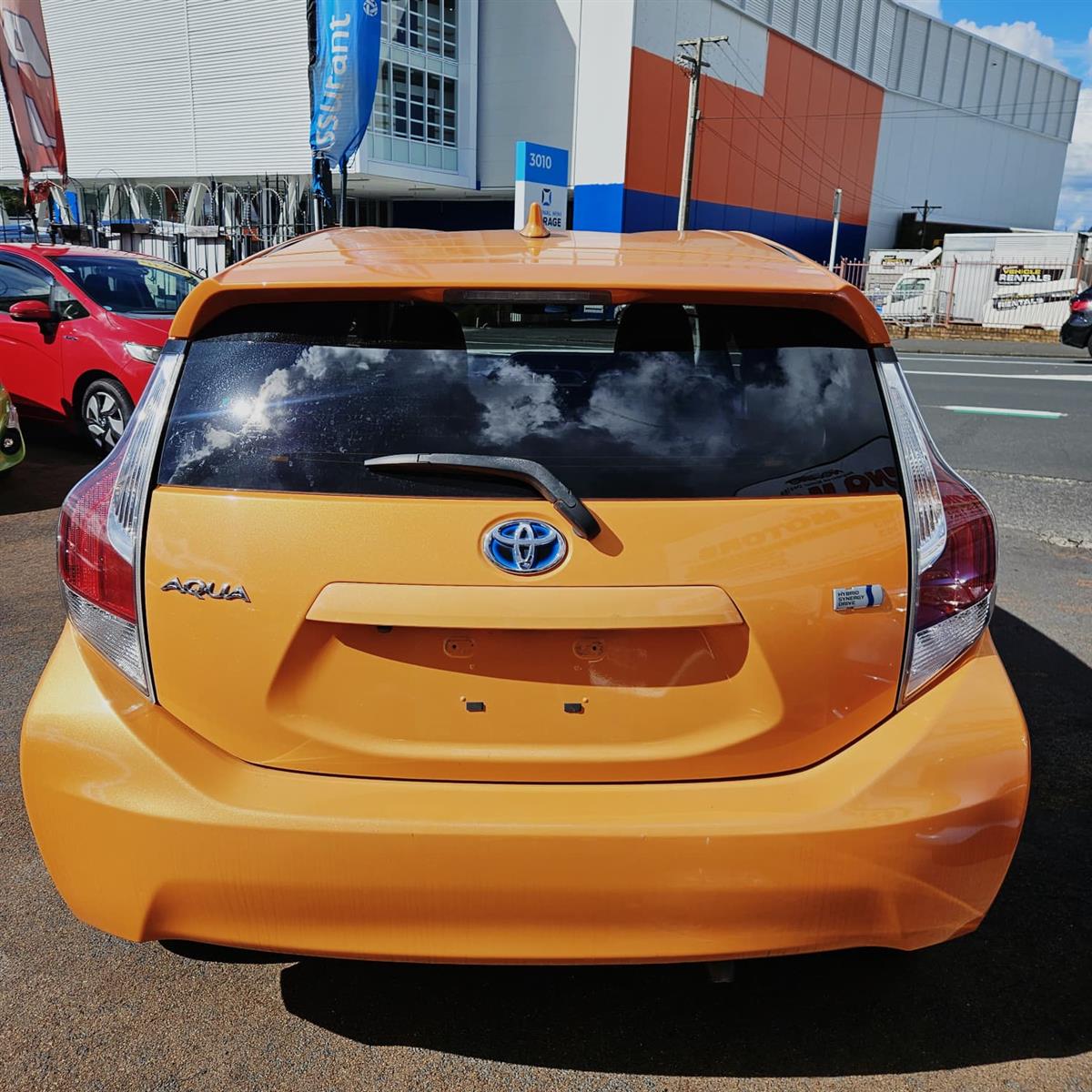 2015 Toyota Aqua HYBRID G SPEC LOW KMS Carousel 3