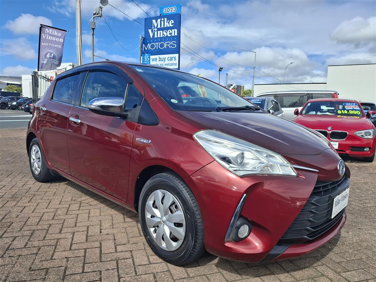 2017 Toyota Vitz HYBRID PUSH START LANE ASSIST PRE CRASH WARNING REVERSE CAMERA BLUETOOTH AUDIO SEAT HEATERS TRACTION CONTROL MULTI AIRBAGS