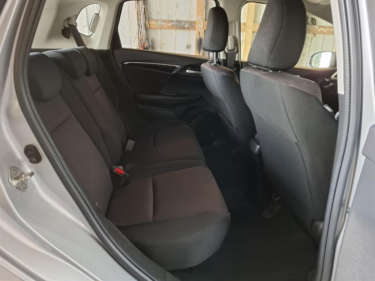 2014 Honda Fit HYBRID MULTI AIRBAGS  REVERSE CAMERA  BLUETOOTH  SPORTS / ECO MODE  STABILITY CONTROL  USB / AUX PORTS Carousel 9