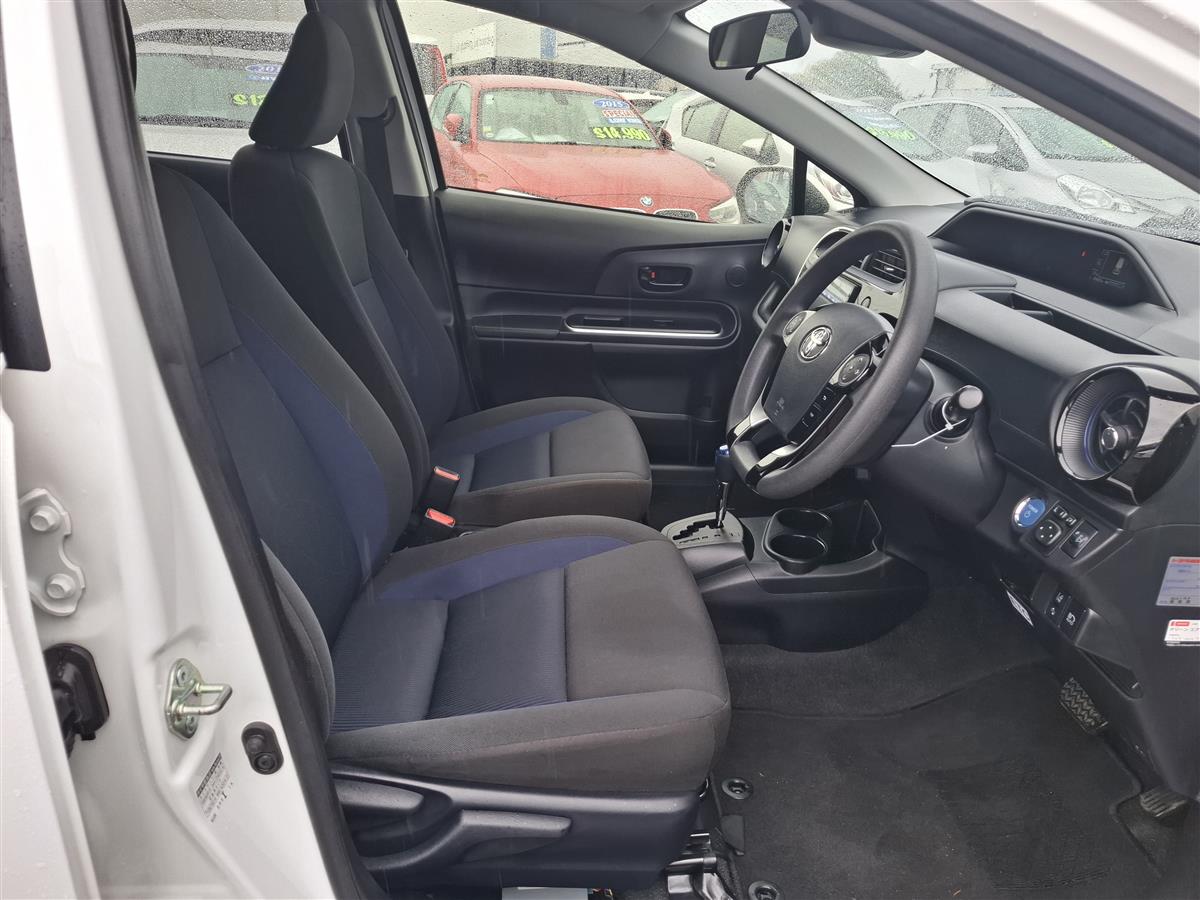 2021 Toyota Aqua S LANE ASSIST PRE-CRASH WARNING BLUETOOTH AUDIO REVERSE CAMERA PARKING SENSORS AUTO HEADLIGHTS Carousel 8
