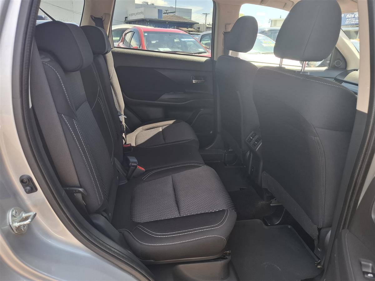 2022 Mitsubishi Outlander LS 4WD 7 SEATS NZ NEW CRUISE CONTROL MULTI AIRBAGS PARKING SENSORS PRE-CRASH WARNING REVERSE CAMERA BLUETOOTH USB PORTS TOWBAR FACTORY ALLOYS AUTO HOLD Carousel 11