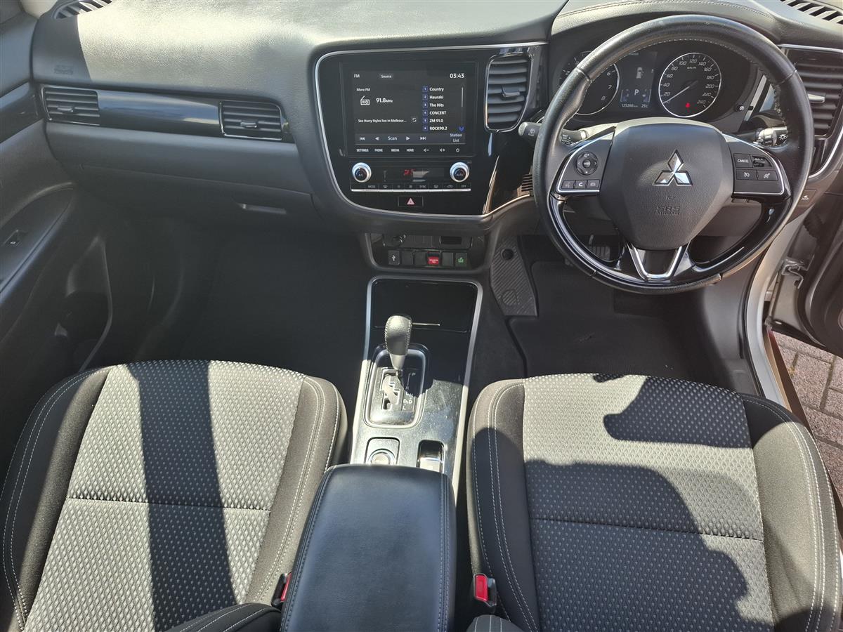 2022 Mitsubishi Outlander LS 4WD 7 SEATS NZ NEW CRUISE CONTROL MULTI AIRBAGS PARKING SENSORS PRE-CRASH WARNING REVERSE CAMERA BLUETOOTH USB PORTS TOWBAR FACTORY ALLOYS AUTO HOLD Carousel 10