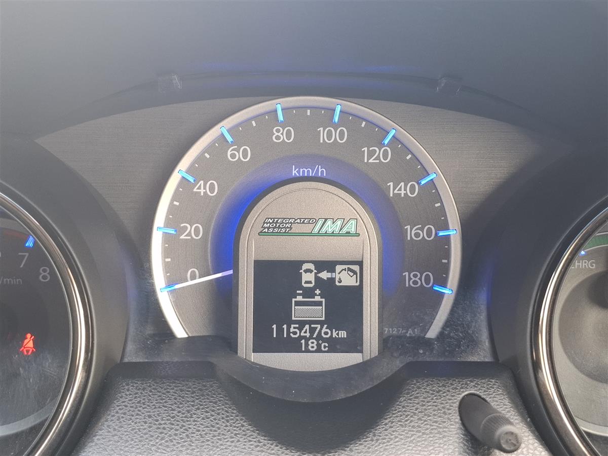 2013 Honda Fit SHUTTLE HYBRID CRUISE CONTROL  HALF LEATHER SEATS  ECO MODE Carousel 16