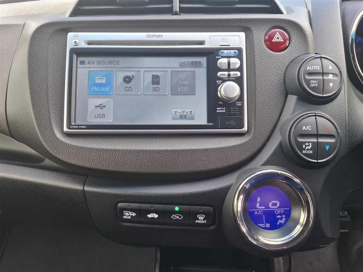 2013 Honda Fit SHUTTLE HYBRID CRUISE CONTROL  HALF LEATHER SEATS  ECO MODE Carousel 12