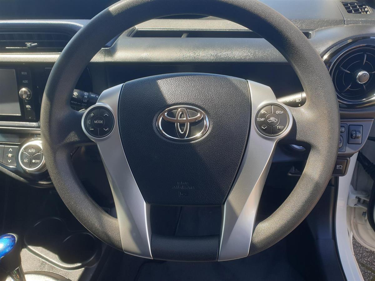 2016 Toyota Aqua S PUSH START LANE ASSIST PRE-CRASH SENSOR CURTAIN AIRBAGS REVERSE CAMERA BLUETOOTH AUDIO AUTO HEADLIGHTS Carousel 9