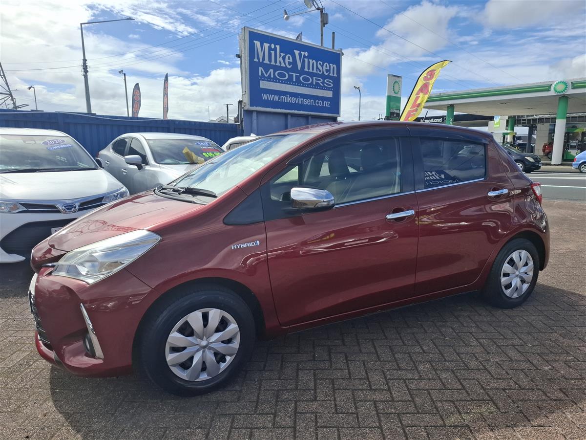 2017 Toyota Vitz HYBRID PUSH START LANE ASSIST PRE CRASH WARNING REVERSE CAMERA BLUETOOTH AUDIO SEAT HEATERS TRACTION CONTROL MULTI AIRBAGS Carousel 2