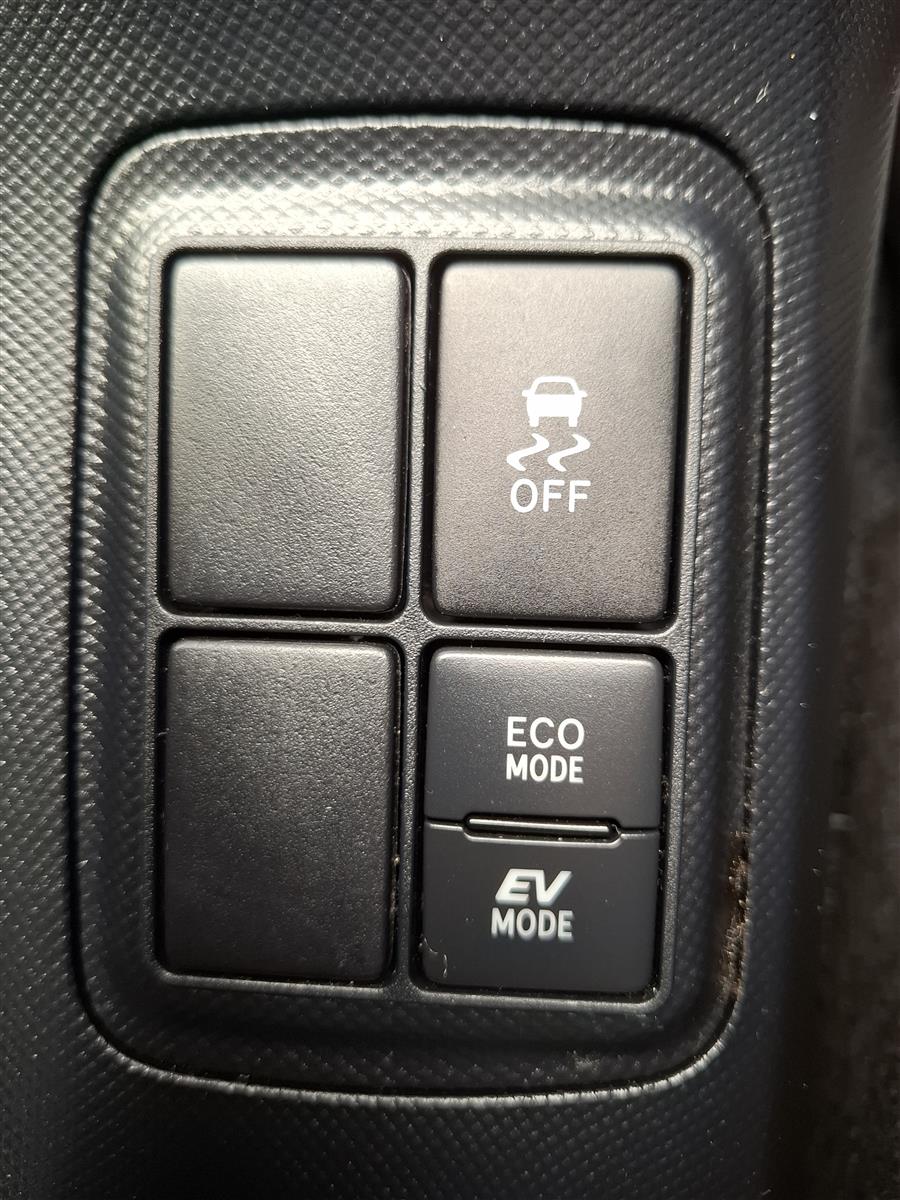 2020 Toyota Aqua LANE ASSIST PRE CRASH WARNING AUTO HEADLIGHTS BLUETOOTH AUDIO Carousel 14