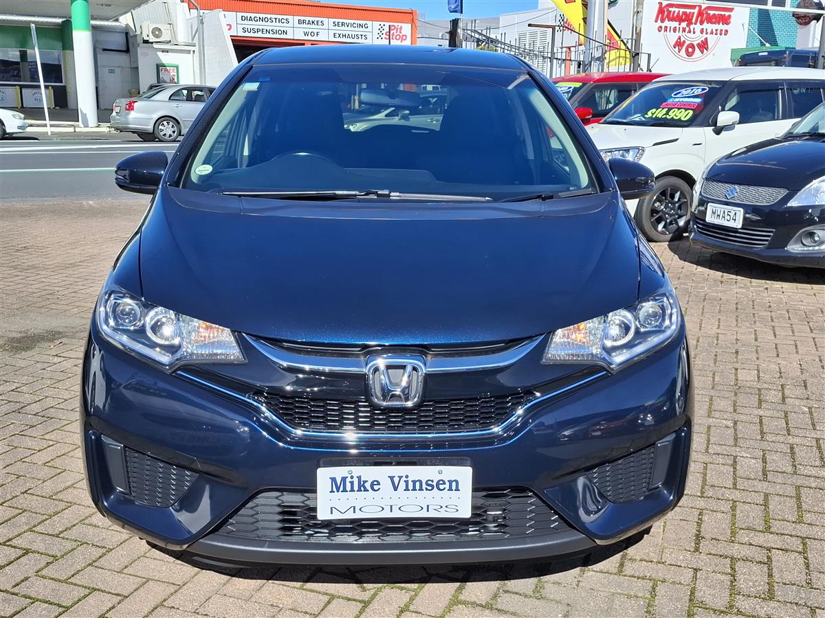 2017 Honda Fit HYBRID REVERSE CAMERA BLUETOOTH AUDIO SEAT HEATERS PUSH START ECO/SPORTS MODE Carousel 1