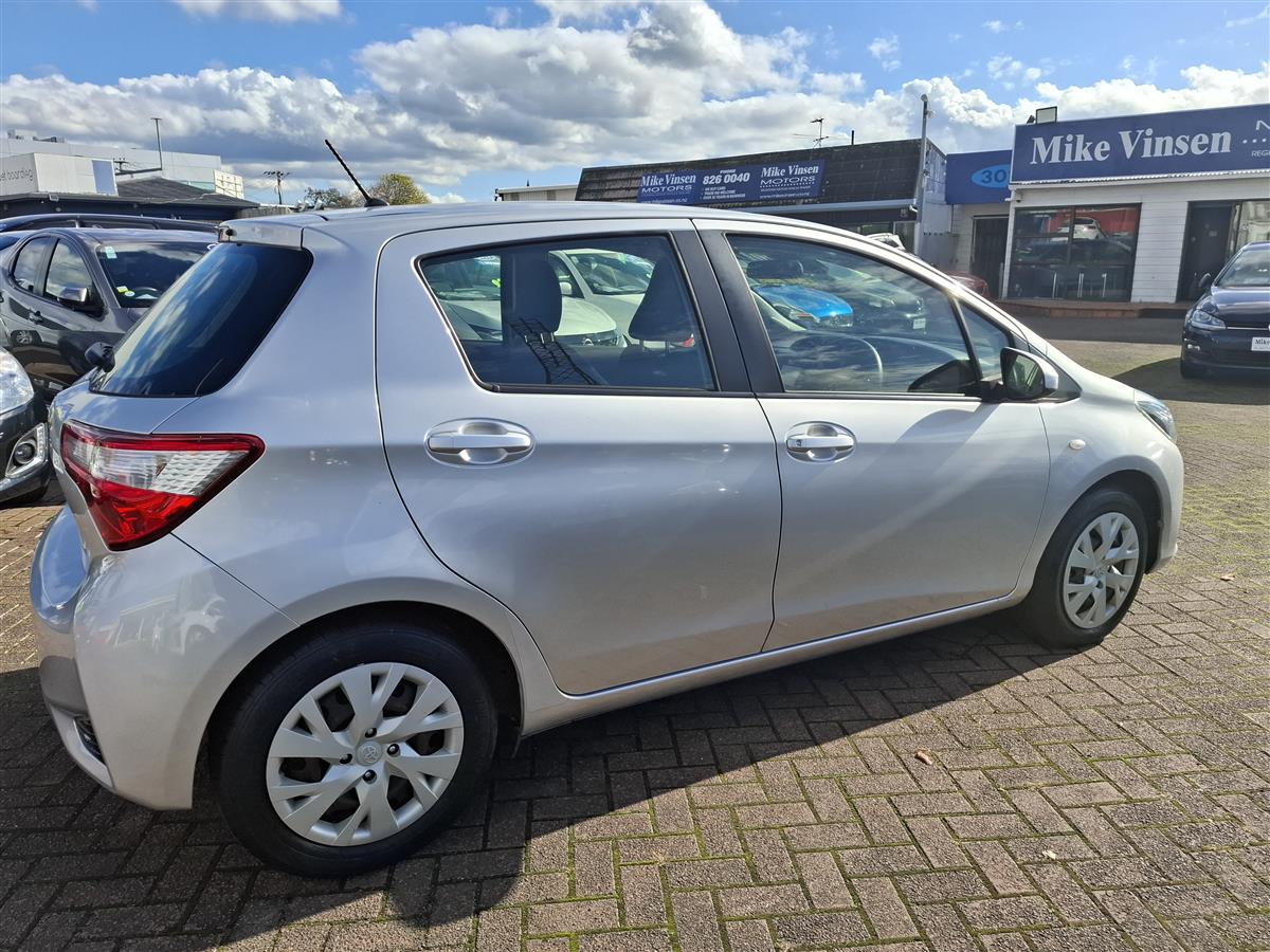 2017 Toyota Yaris GX NZ NEW NEW WOF / 6 MONTHS REGO CRUISE CONTROL  MULTI AIRBAGS  LANE ASSIST  PRE-CRASH SENSOR  AUTO HEADLIGHTS  BLUETOOTH  REVERSE CAMERA  USB/AUX PORTS Carousel 5