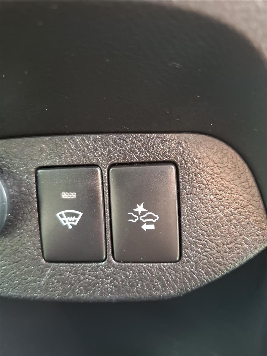2017 Toyota Vitz HYBRID PUSH START LANE ASSIST PRE CRASH WARNING REVERSE CAMERA BLUETOOTH AUDIO SEAT HEATERS TRACTION CONTROL MULTI AIRBAGS Carousel 12