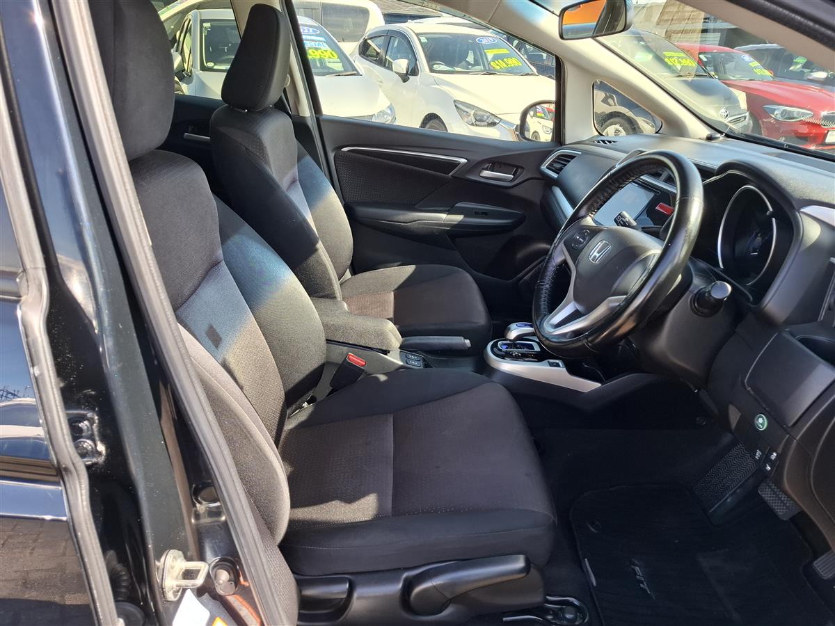 2017 Honda Fit HYBRID REVERSE CAMERA BLUETOOTH AUDIO SEAT HEATERS PUSH START ECO/SPORTS MODE Carousel 8