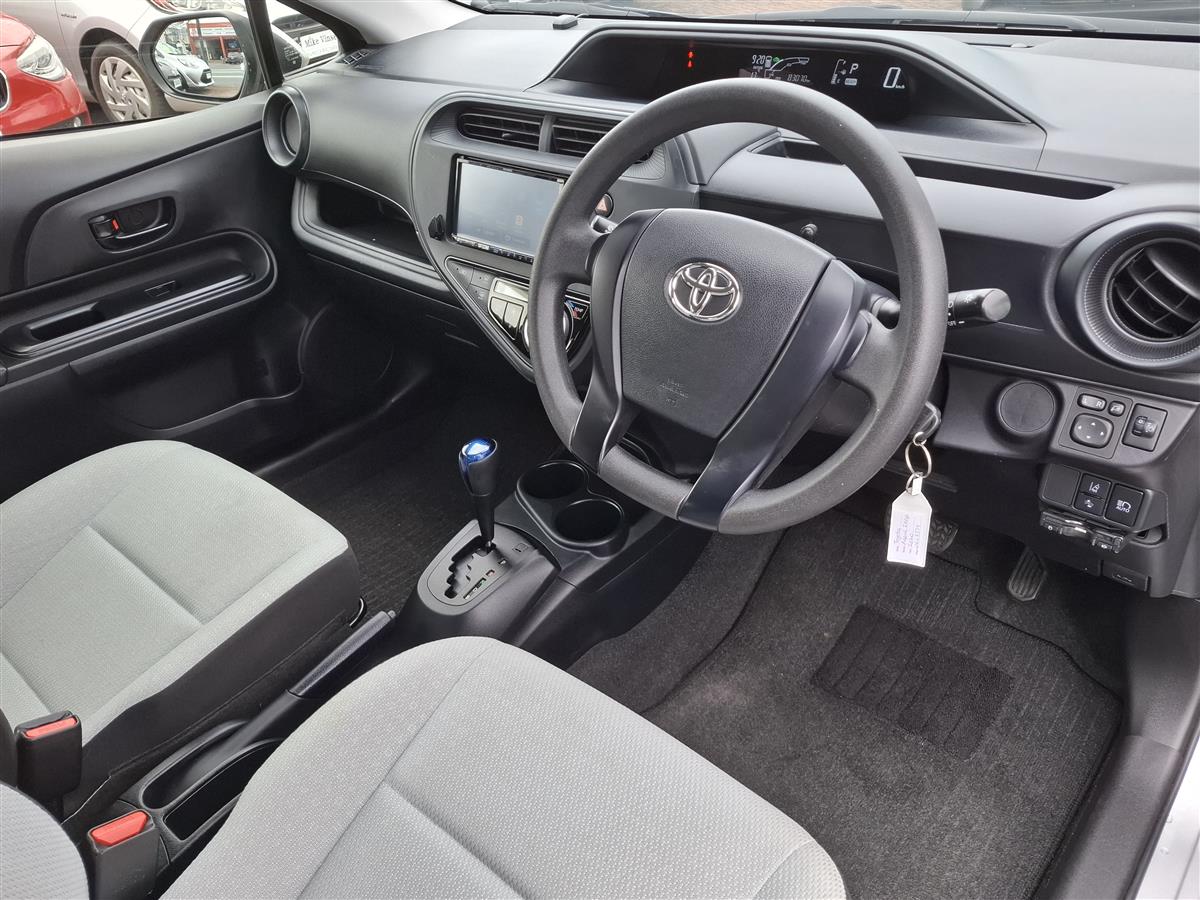 2020 Toyota Aqua LANE ASSIST PRE CRASH WARNING AUTO HEADLIGHTS BLUETOOTH AUDIO Carousel 9