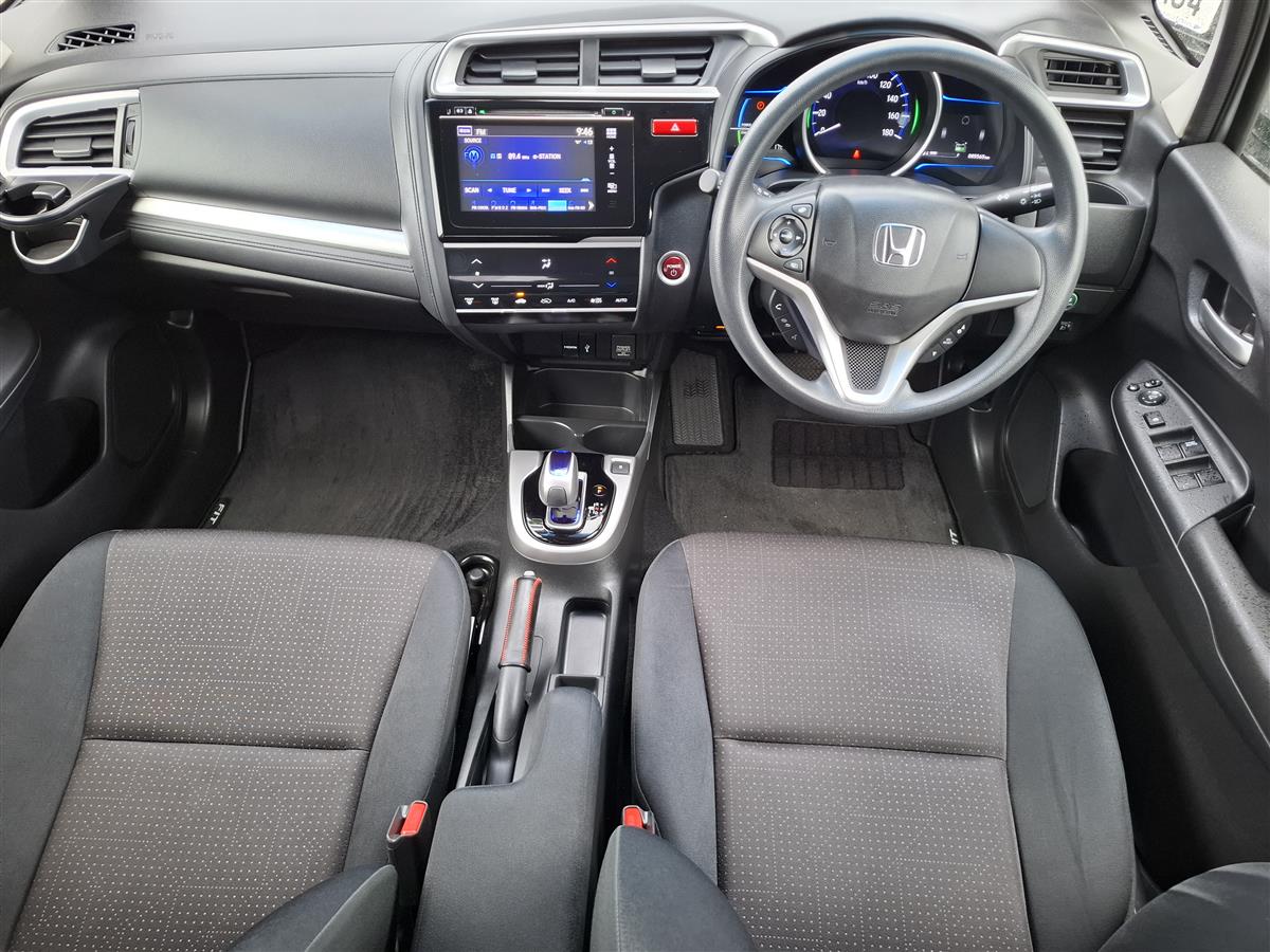 2014 Honda Fit HYBRID MULTI AIRBAGS  REVERSE CAMERA  BLUETOOTH  SPORTS / ECO MODE  STABILITY CONTROL  USB / AUX PORTS Carousel 8