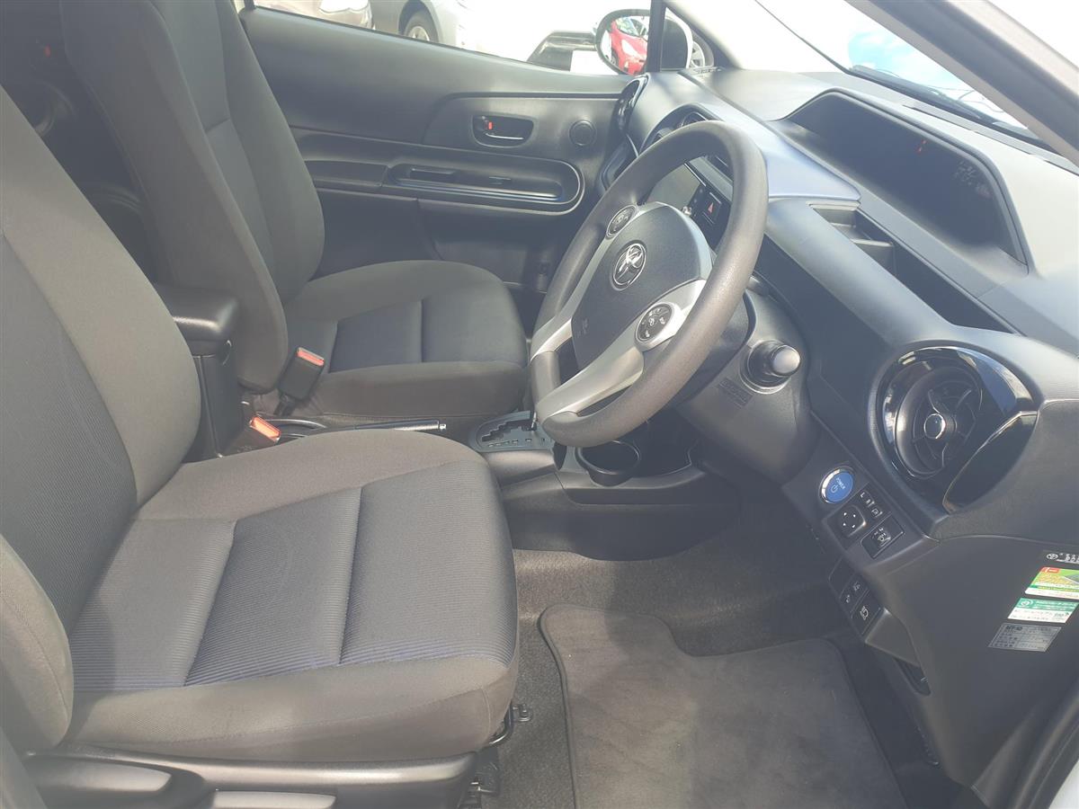 2016 Toyota Aqua S PUSH START LANE ASSIST PRE-CRASH SENSOR CURTAIN AIRBAGS REVERSE CAMERA BLUETOOTH AUDIO AUTO HEADLIGHTS Carousel 6