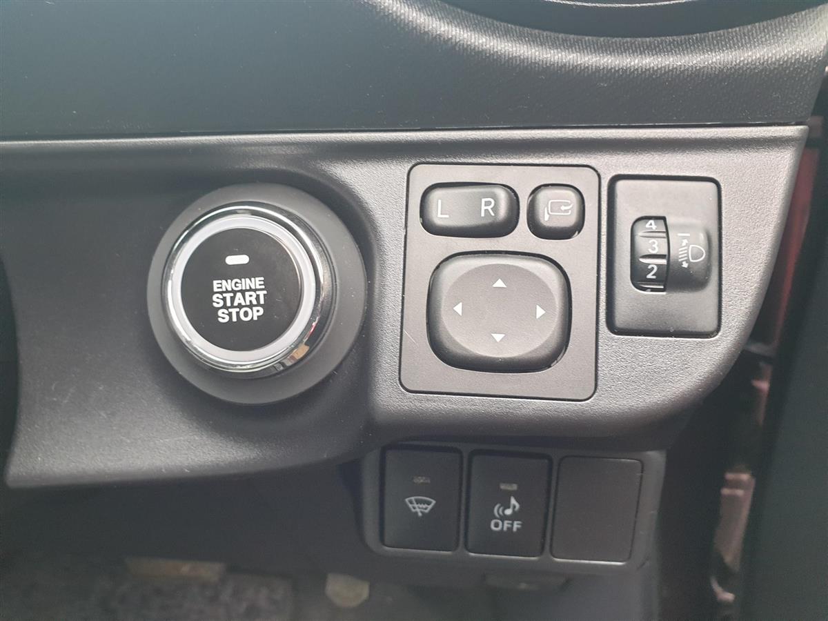 2014 Toyota Aqua PUSH START LOW 49 KMS ECO/EV MODE ISOFIX Carousel 9