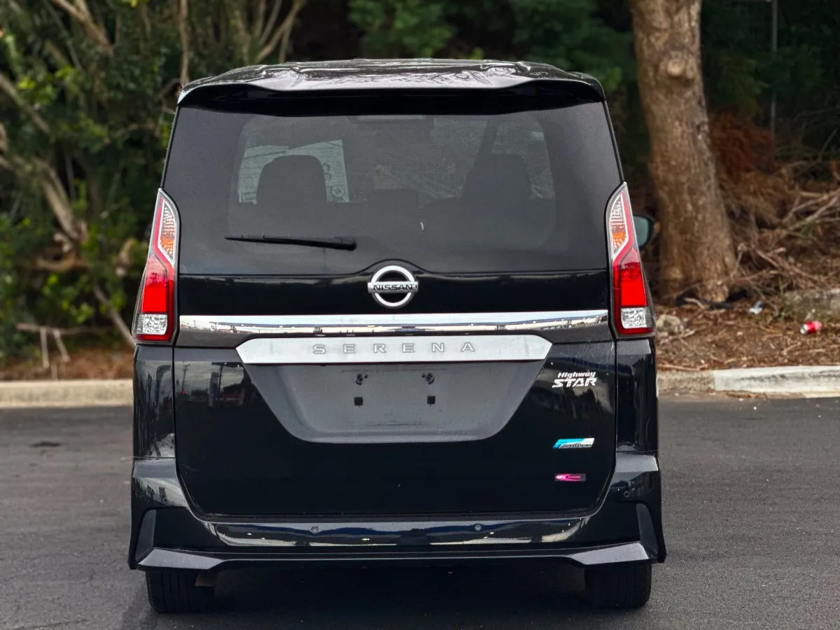 2017 Nissan Serena HYBRID Carousel 4
