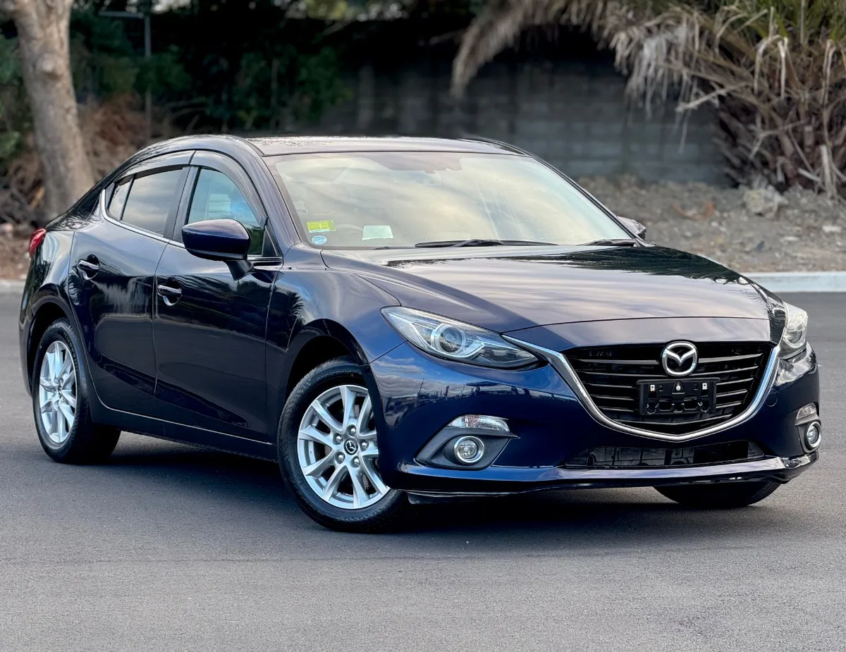 2013 Mazda Axela Carousel 3