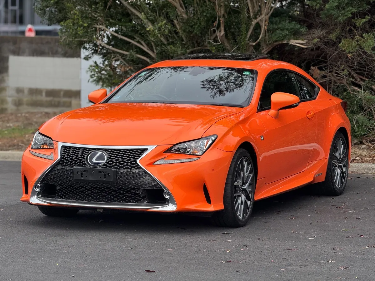 2015 Lexus RC300h Carousel 7