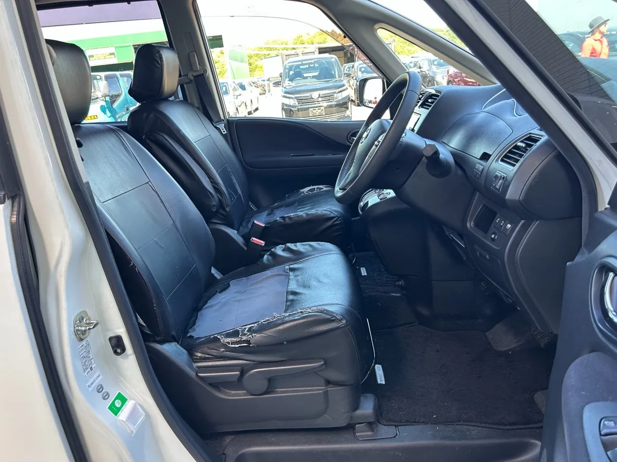 2012 Nissan Serena Carousel 3