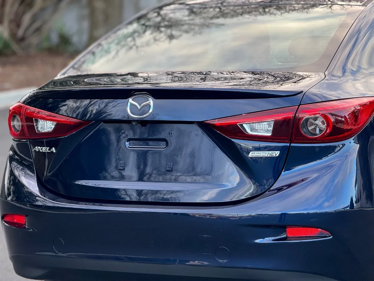 2013 Mazda Axela Carousel 6