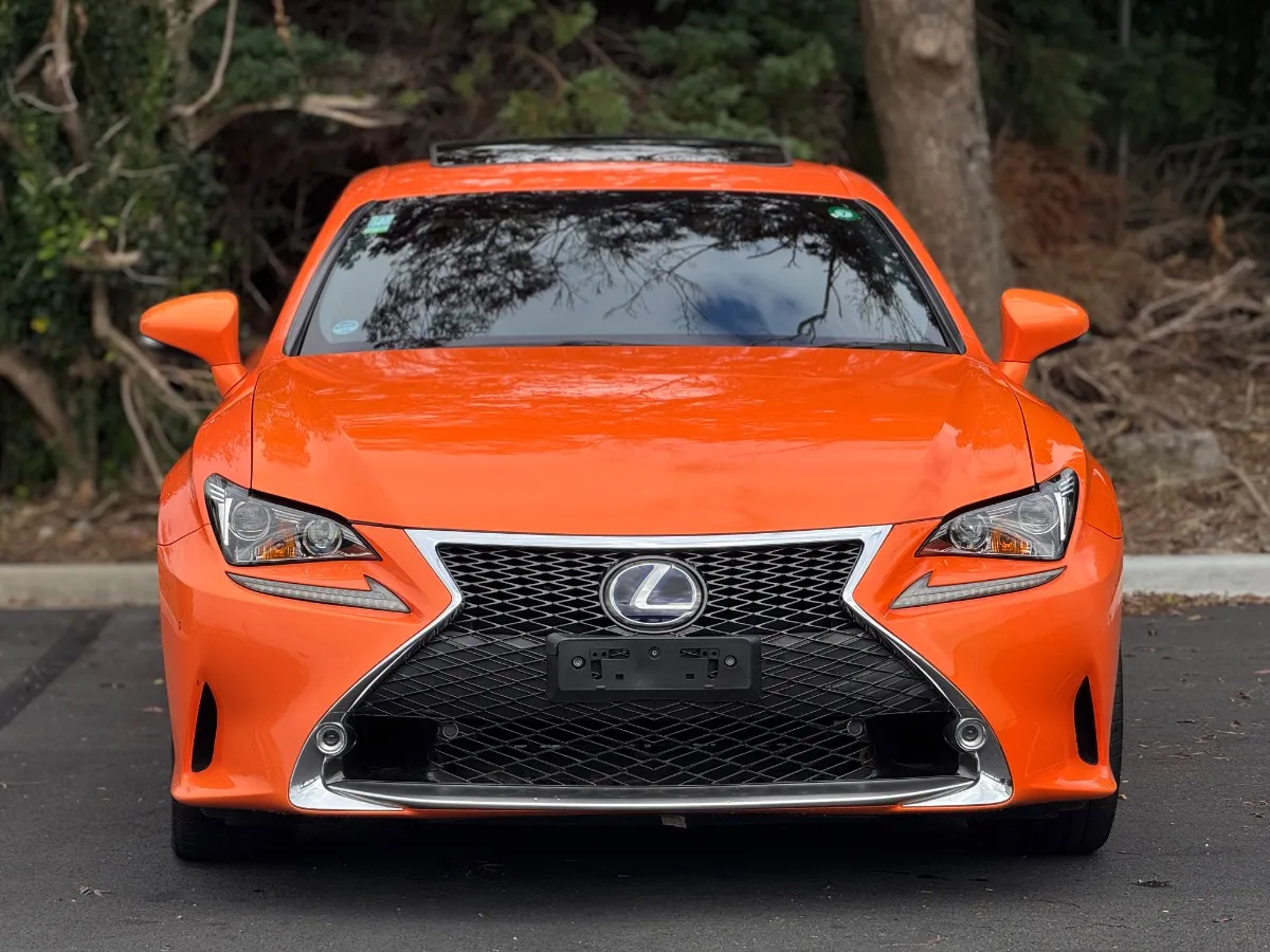 2015 Lexus RC300h Carousel 8
