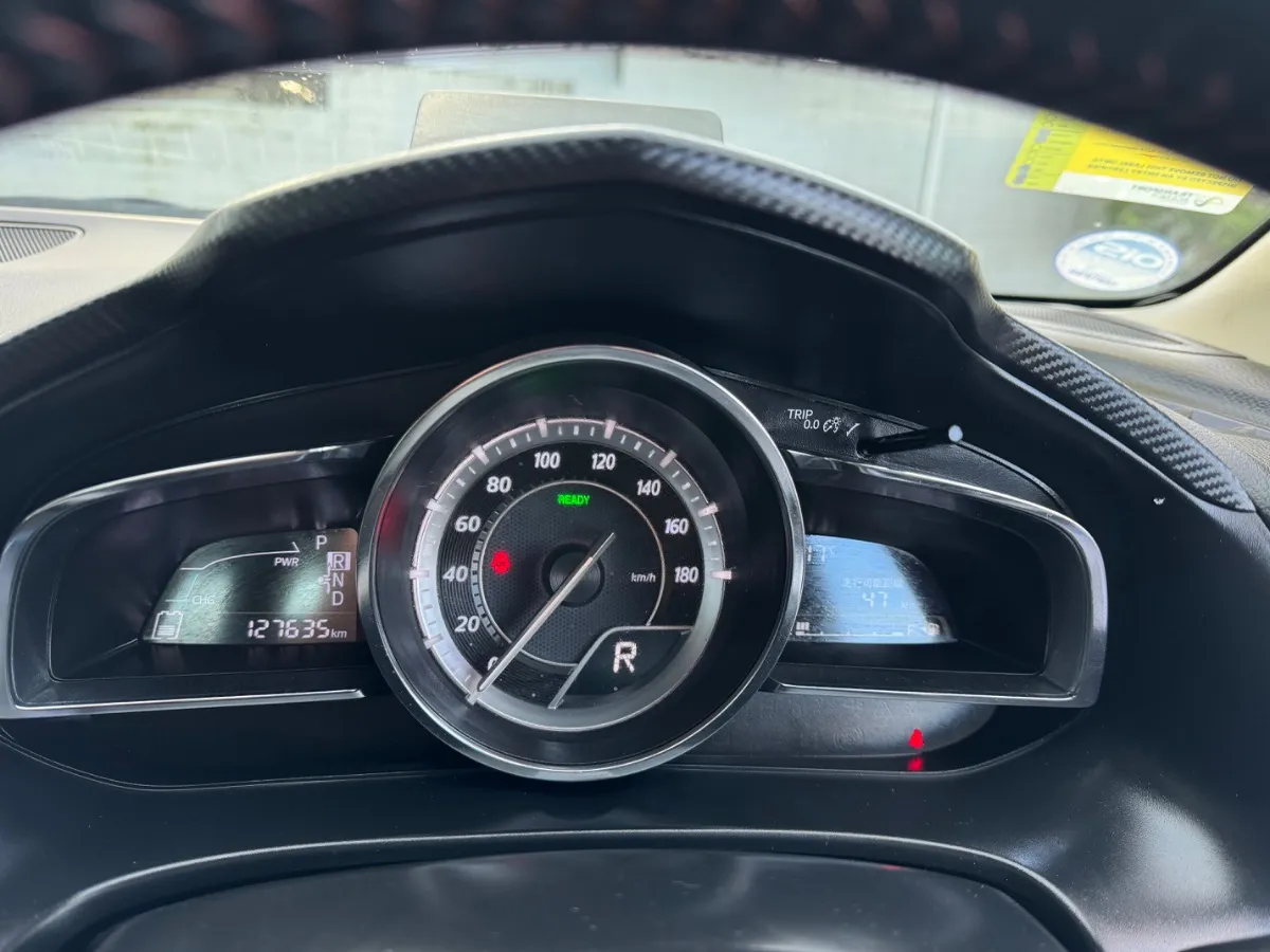 2013 Mazda Axela Carousel 2