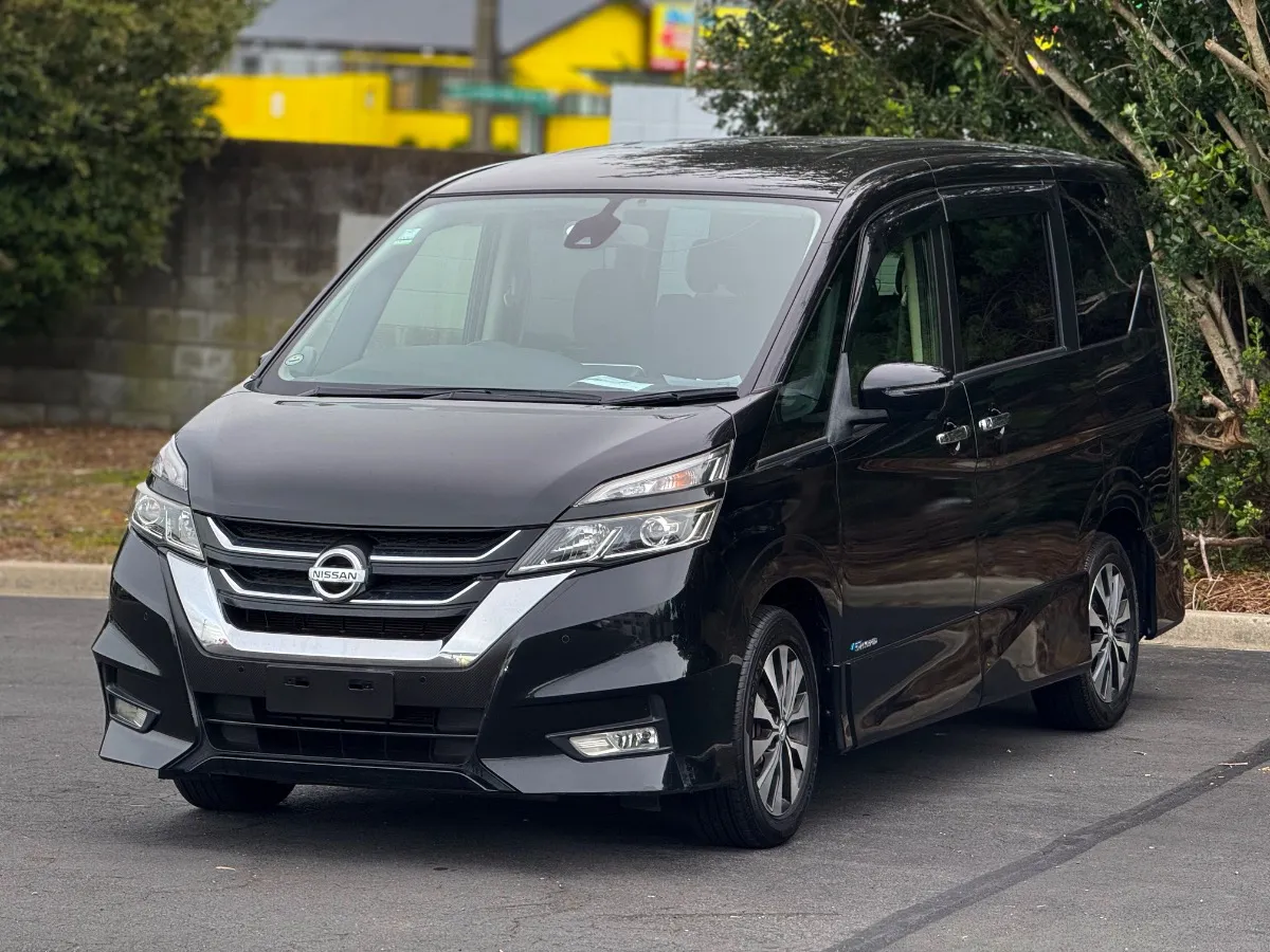2017 Nissan Serena HYBRID Carousel 6