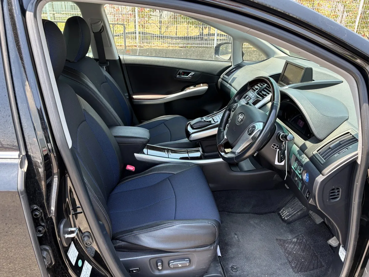 2013 Toyota Sai Carousel 1