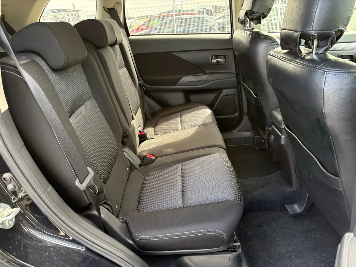 2017 Mitsubishi Outlander 20G Safety Package 7 Seater Carousel 3