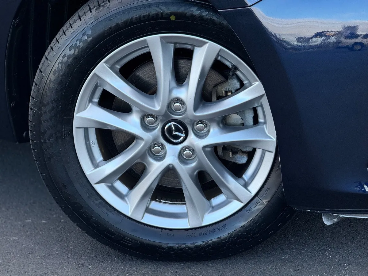 2013 Mazda Axela Carousel 1