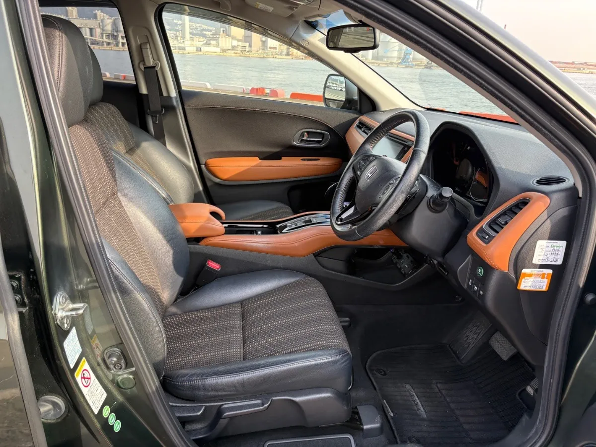 2014 Honda Vezel HYBRID Z PACKAGE Carousel 2