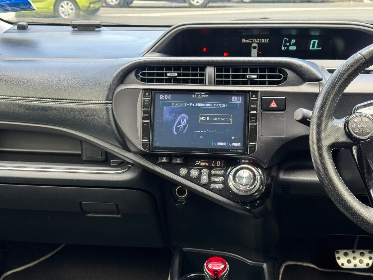 2014 Toyota Aqua Carousel 1