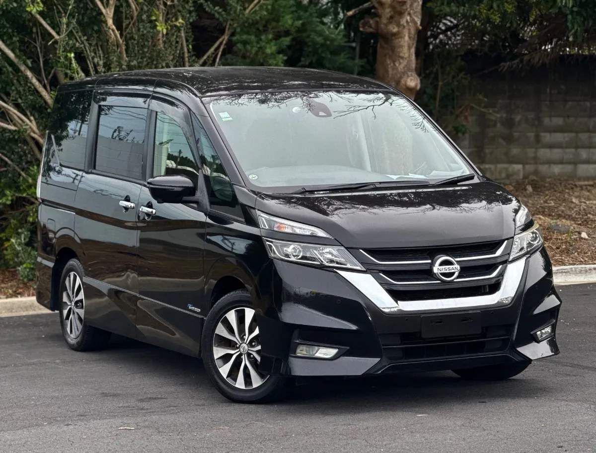 2017 Nissan Serena HYBRID Carousel 10