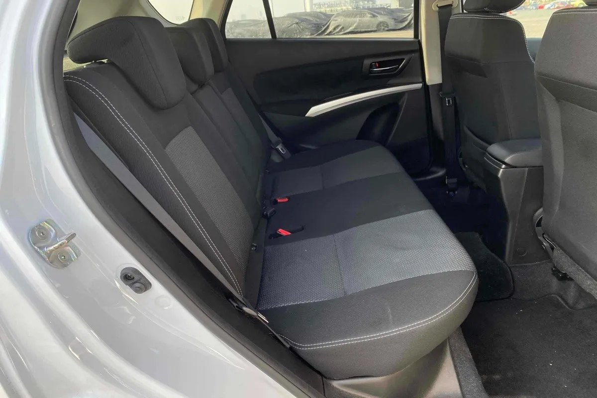 2015 Suzuki SX4 S-CROSS Carousel 1