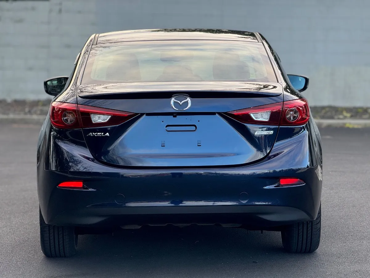 2013 Mazda Axela Carousel 5