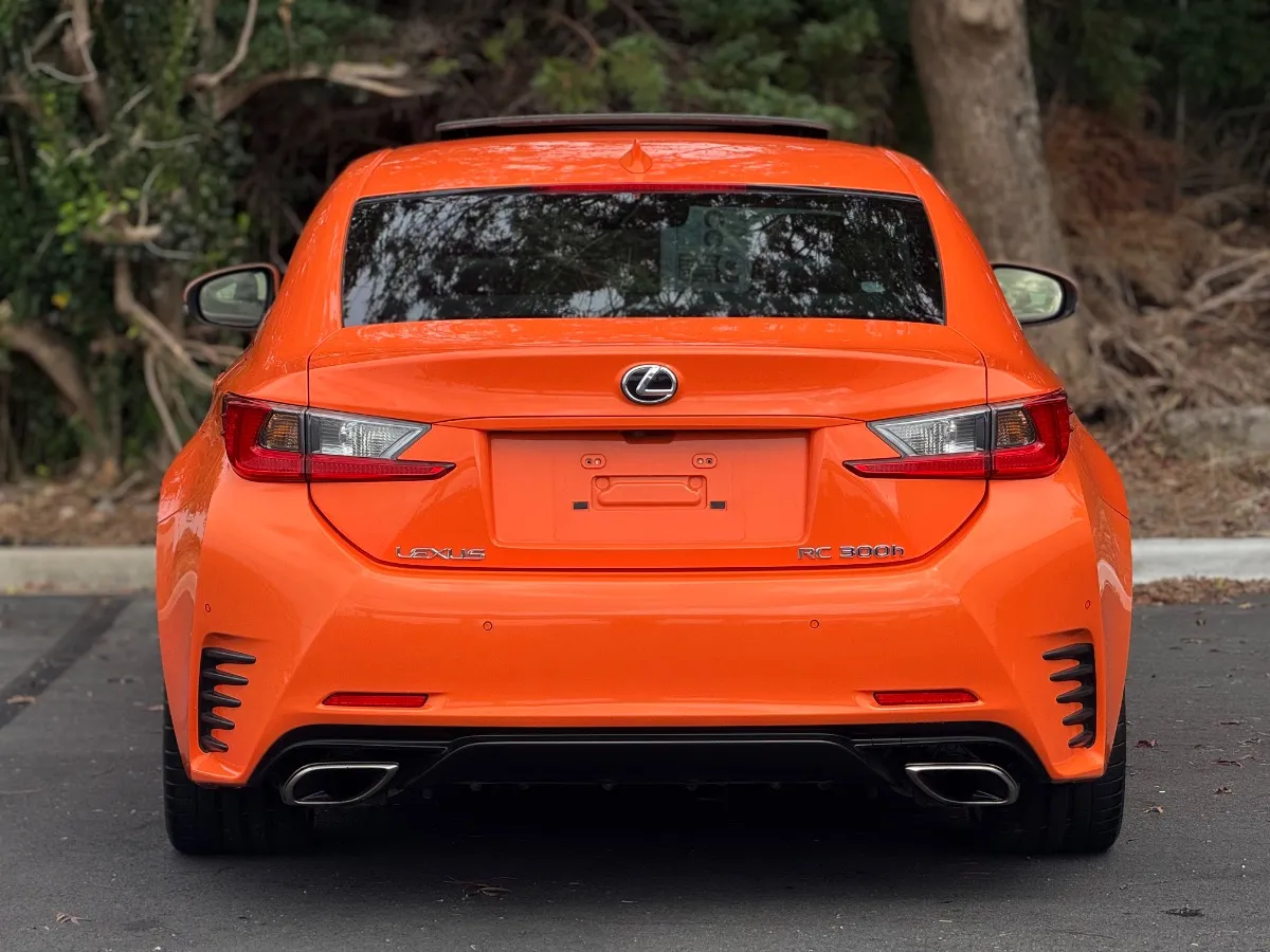 2015 Lexus RC300h Carousel 5