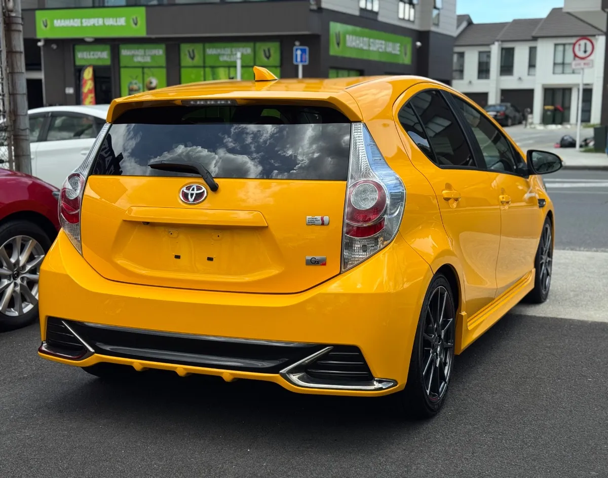 2014 Toyota Aqua Carousel 6