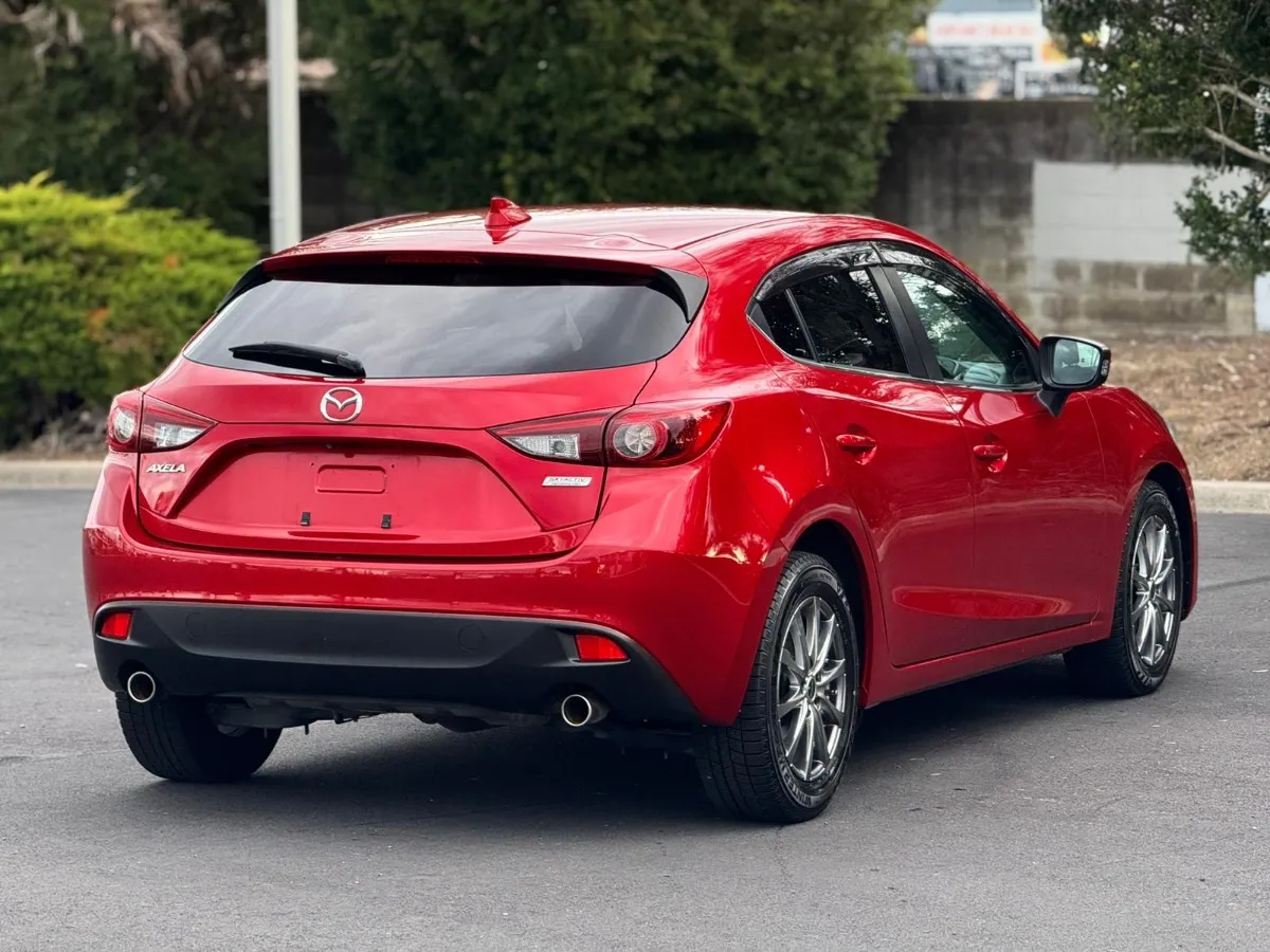 2015 Mazda Axela 20S TOURING Sports  Carousel 6