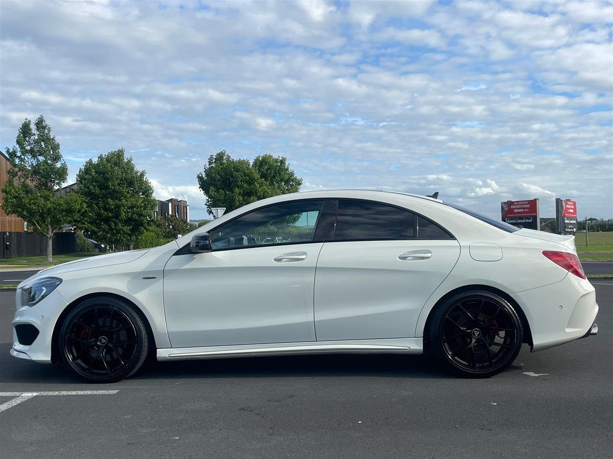 2015 Mercedes-Benz CLA 250 4MATIC Carousel 3