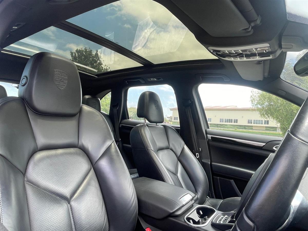 2013 Porsche Cayenne S Carousel 15