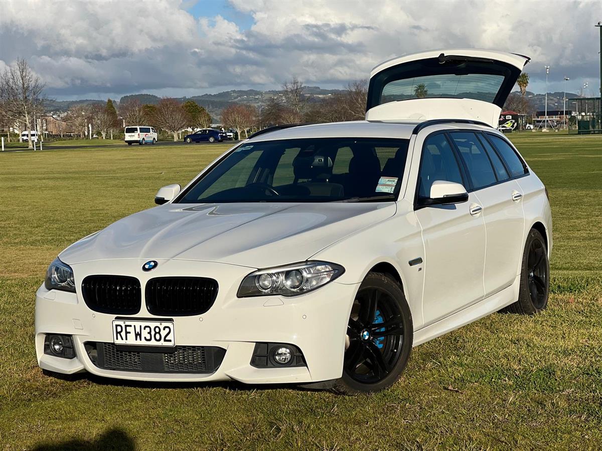 2016 BMW 523D !! FAMILY CAR !! LOW KMS !! Carousel 1