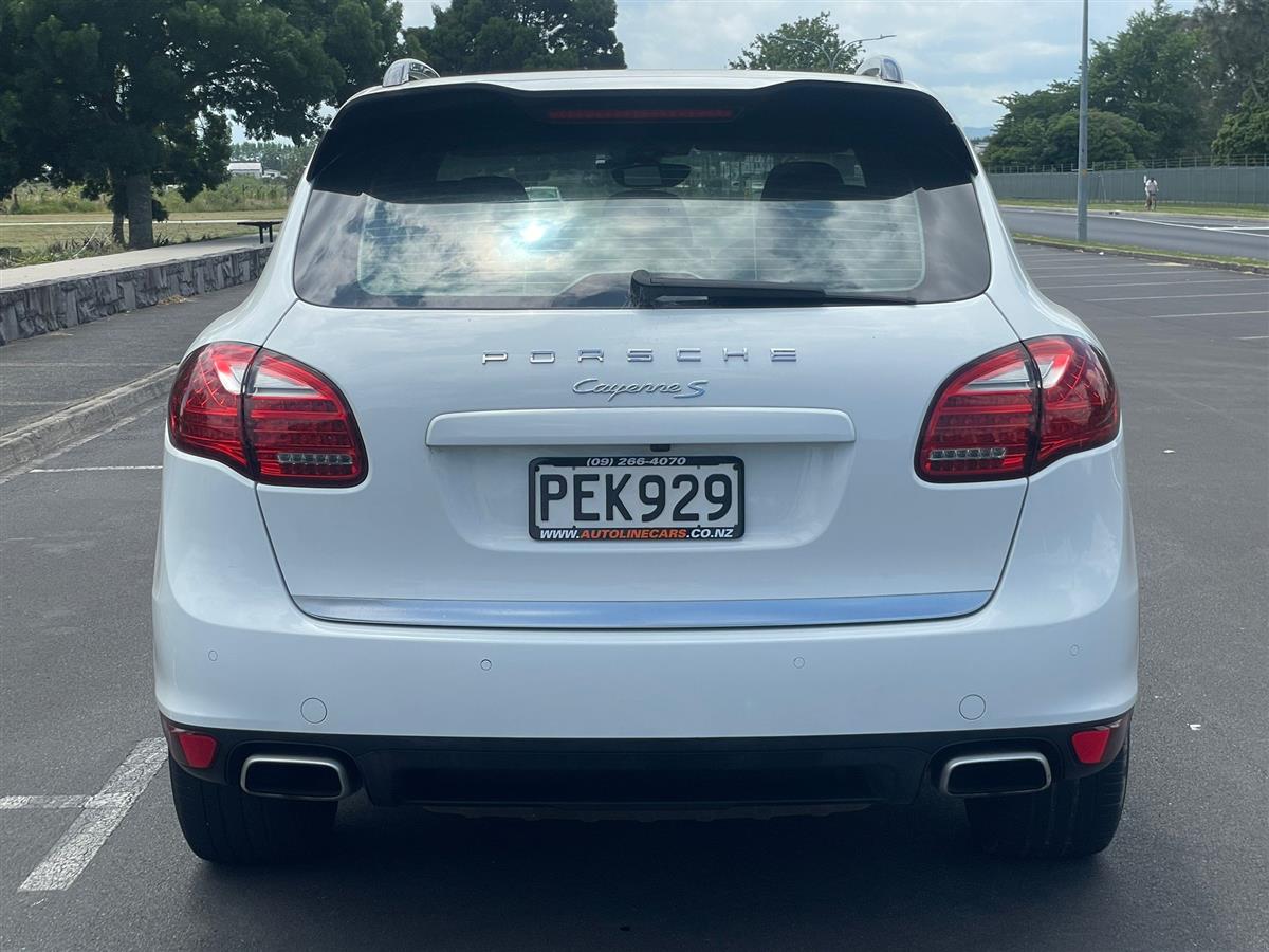 2013 Porsche Cayenne S Carousel 7