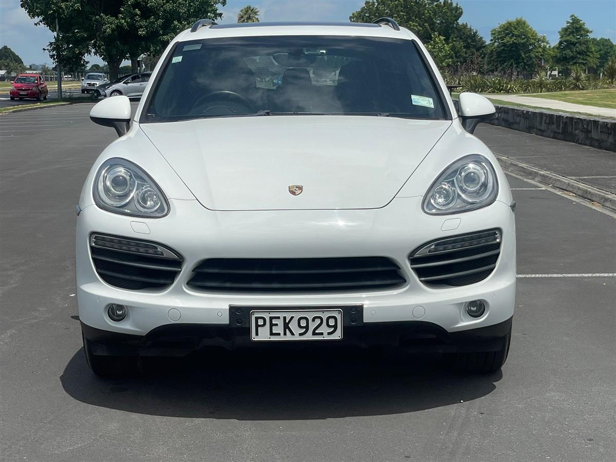 2013 Porsche Cayenne S Carousel 2