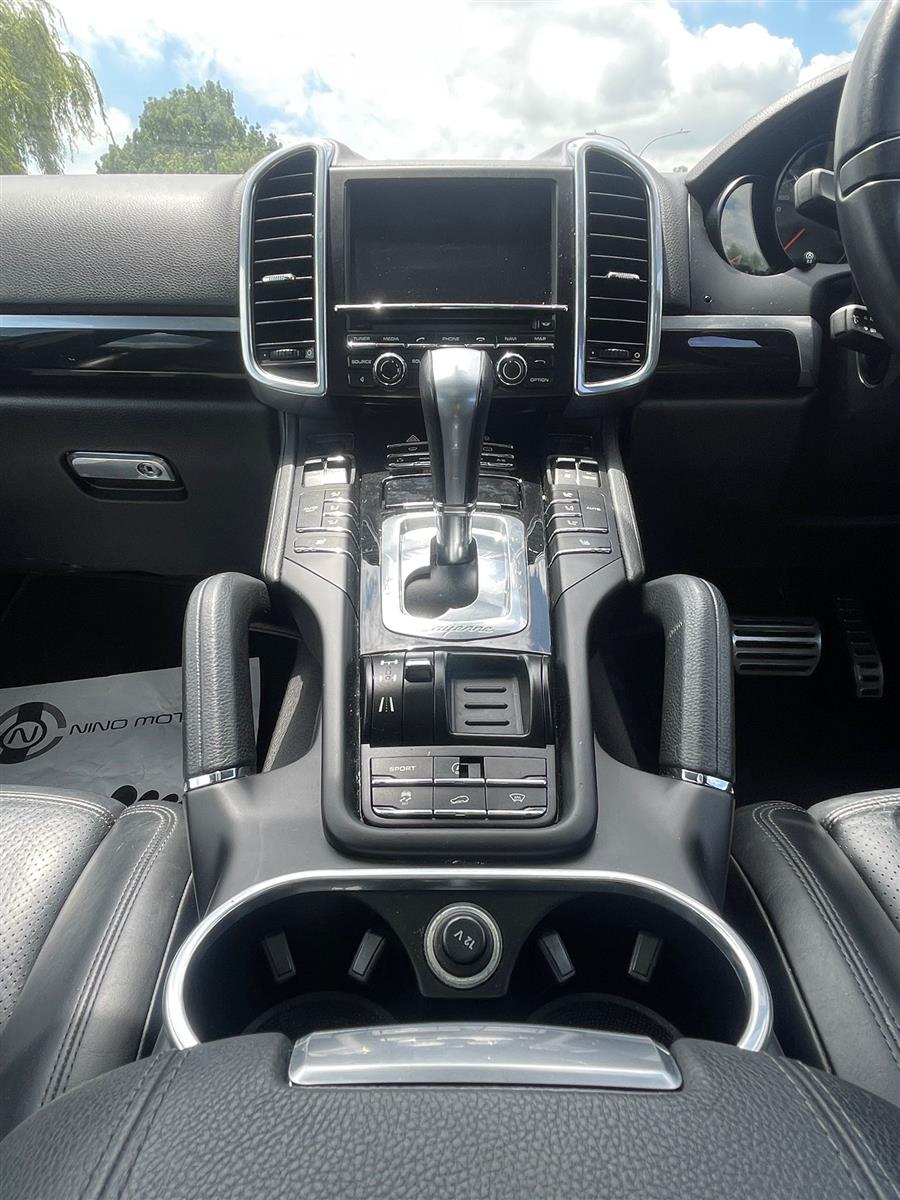 2013 Porsche Cayenne S Carousel 13