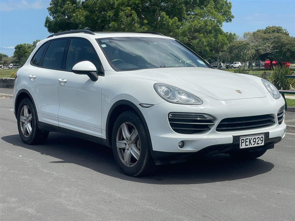 2013 Porsche Cayenne S Carousel 1