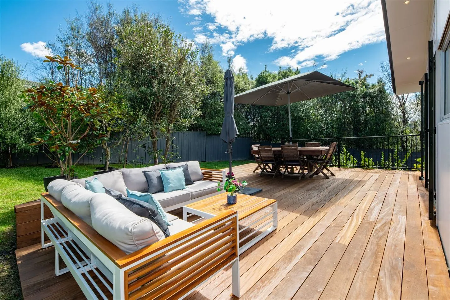 2 /45 Reynella Drive, Massey, NZ 0614 Carousel 2